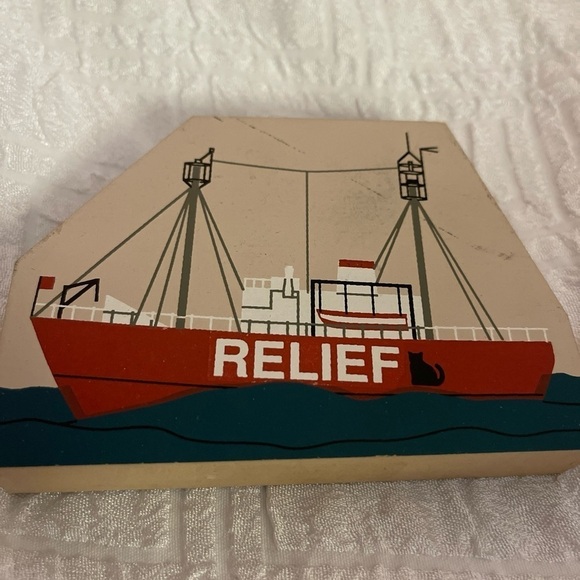 Cat's Meow RELIEF RESCUE SHIP Wood Shelf Sitter 1994 - Picture 4 of 6